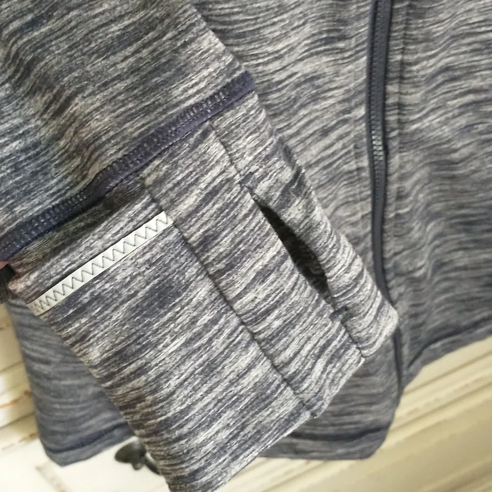 EUC Victoria's Sport Jacket, L, Dk Navy/Grey, Full Zip, Mesh Back, Thumb Holes - Picture 4 of 12